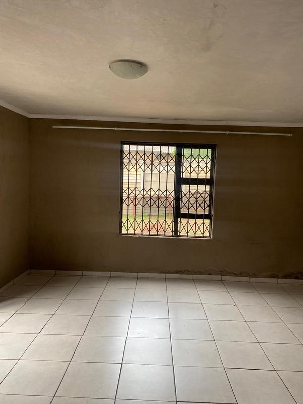 To Let 1 Bedroom Property for Rent in Lombardy East Gauteng