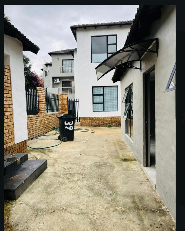 To Let 1 Bedroom Property for Rent in Parkwood Gauteng