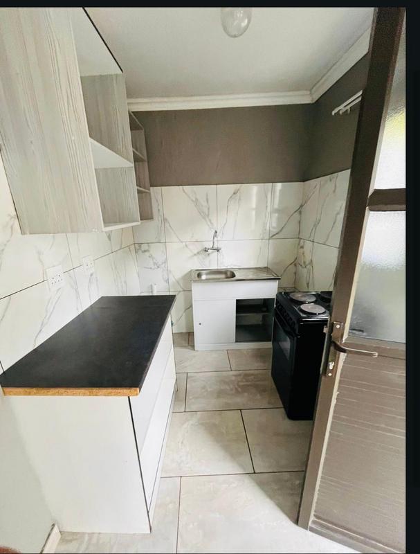To Let 1 Bedroom Property for Rent in Parkwood Gauteng