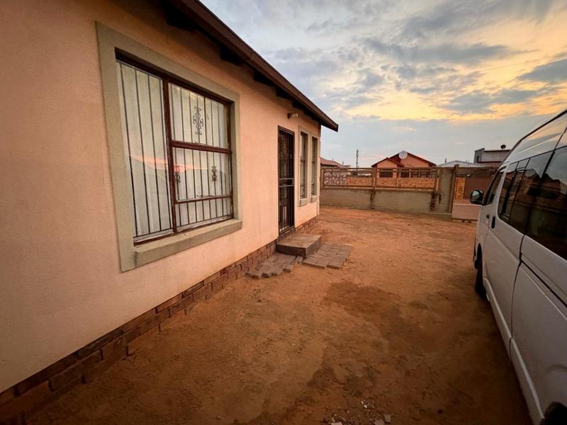 3 Bedroom Property for Sale in Kagiso Gauteng