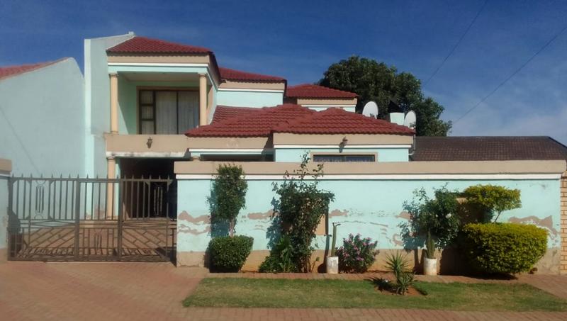4 Bedroom Property for Sale in Meadowlands Gauteng