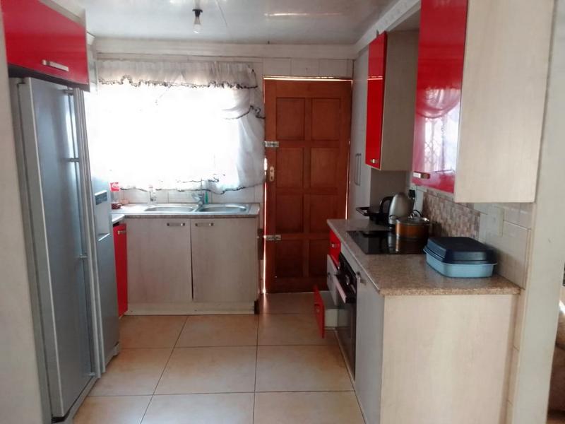 4 Bedroom Property for Sale in Meadowlands Gauteng
