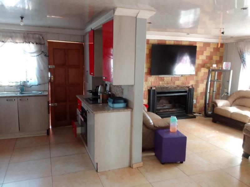 4 Bedroom Property for Sale in Meadowlands Gauteng