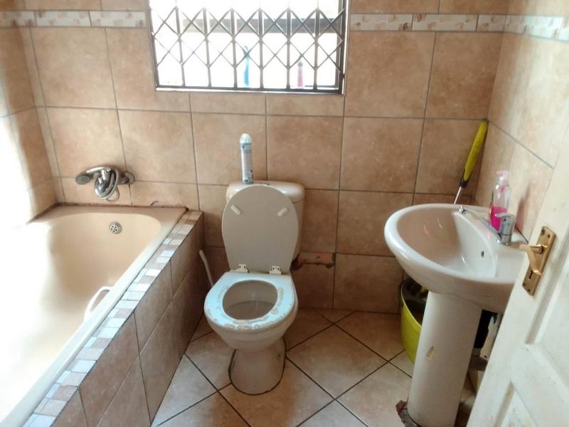 4 Bedroom Property for Sale in Meadowlands Gauteng