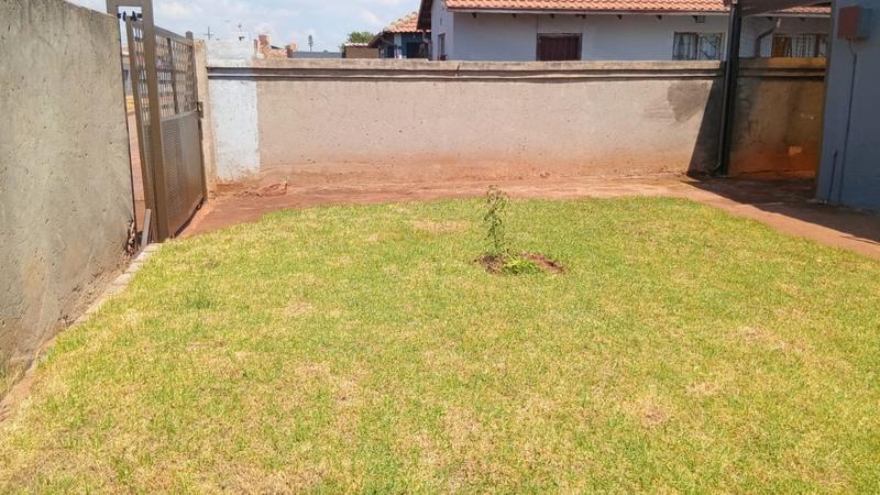 3 Bedroom Property for Sale in Protea Glen Gauteng