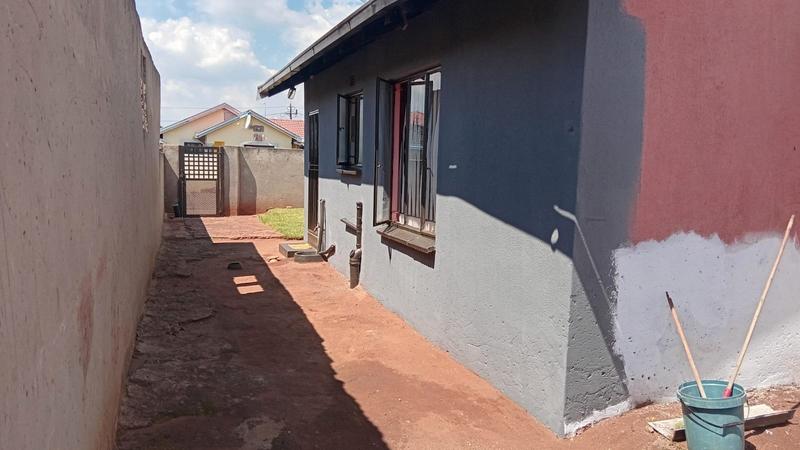 3 Bedroom Property for Sale in Protea Glen Gauteng