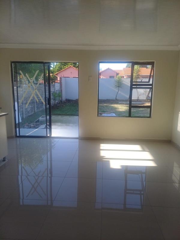 To Let 1 Bedroom Property for Rent in Birchleigh North Gauteng