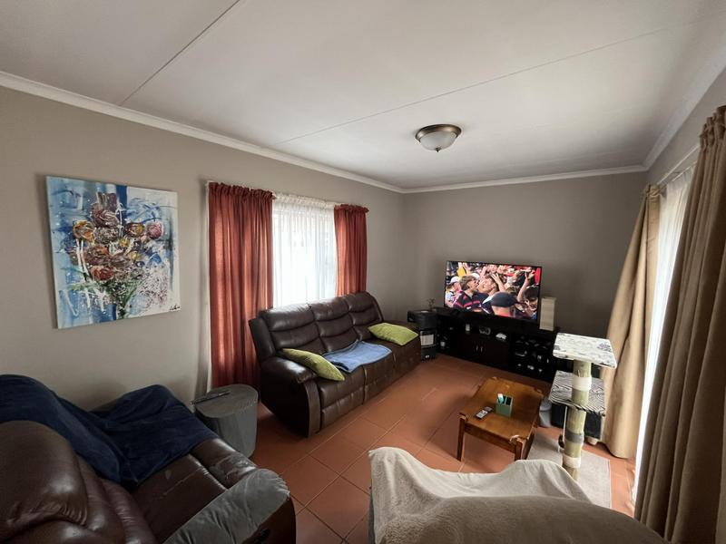 To Let 3 Bedroom Property for Rent in Glen Marais Gauteng