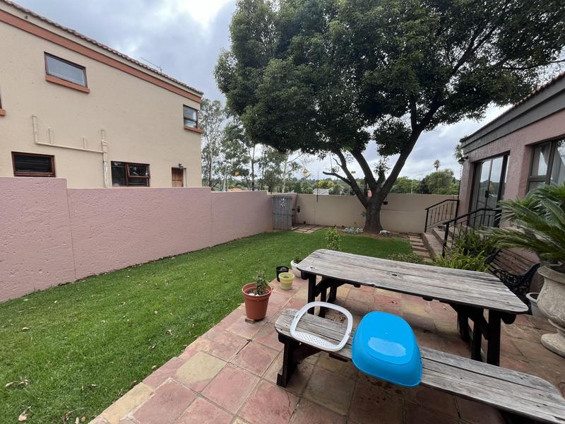To Let 3 Bedroom Property for Rent in Glen Marais Gauteng
