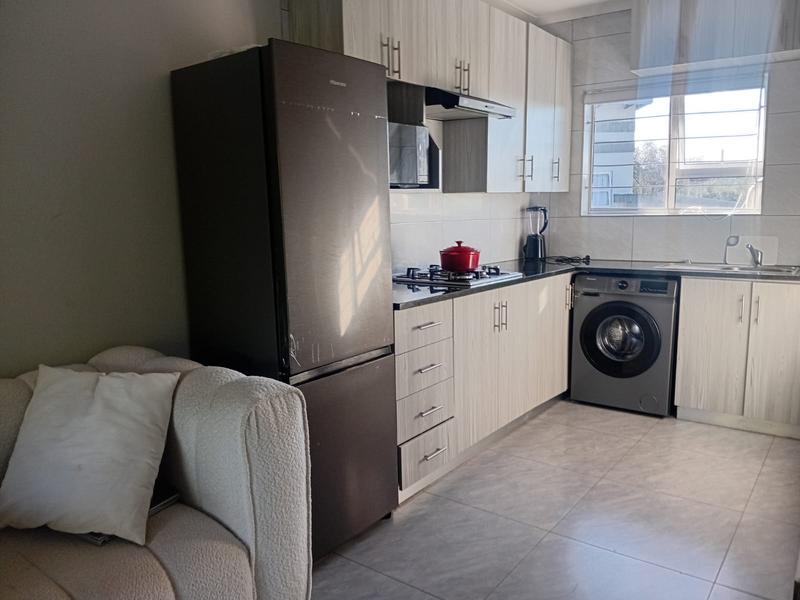 To Let 1 Bedroom Property for Rent in Glen Austin Gauteng