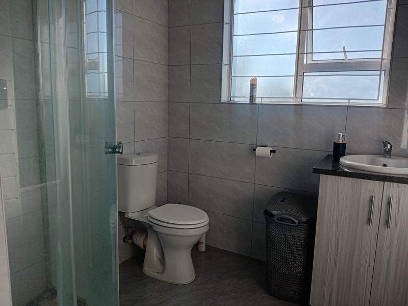 To Let 1 Bedroom Property for Rent in Glen Austin Gauteng