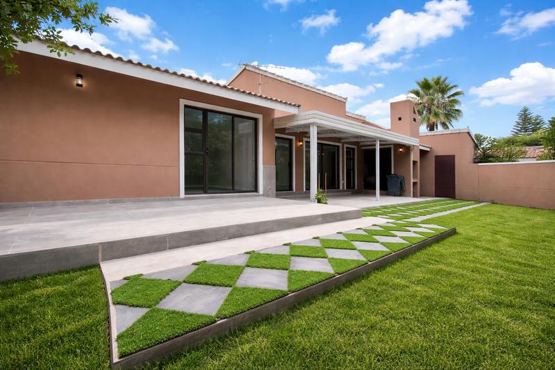 To Let 2 Bedroom Property for Rent in Waterkloof Ridge Gauteng