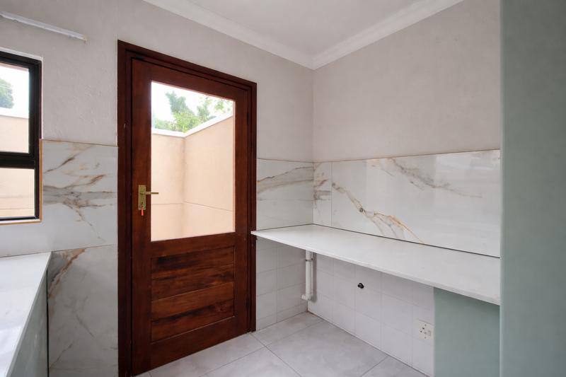 To Let 2 Bedroom Property for Rent in Waterkloof Ridge Gauteng