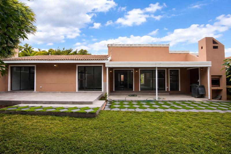 To Let 2 Bedroom Property for Rent in Waterkloof Ridge Gauteng