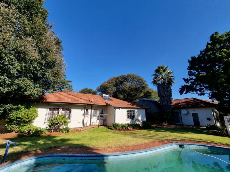 To Let 4 Bedroom Property for Rent in Dalview Gauteng