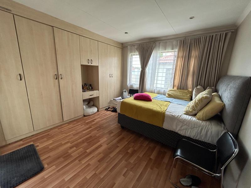 5 Bedroom Property for Sale in Arundo Estate Gauteng