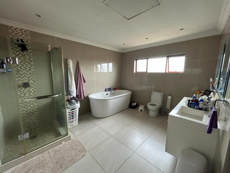 5 Bedroom Property for Sale in Arundo Estate Gauteng