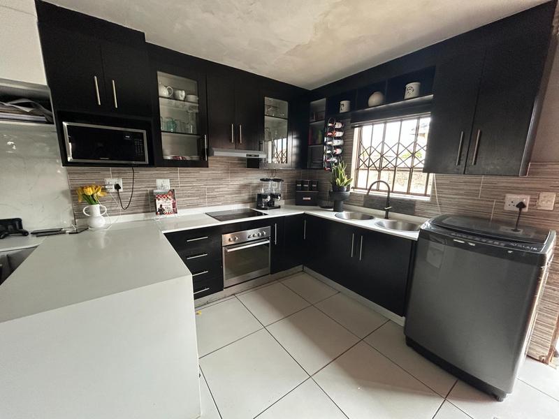 3 Bedroom Property for Sale in Blue Hills Gauteng