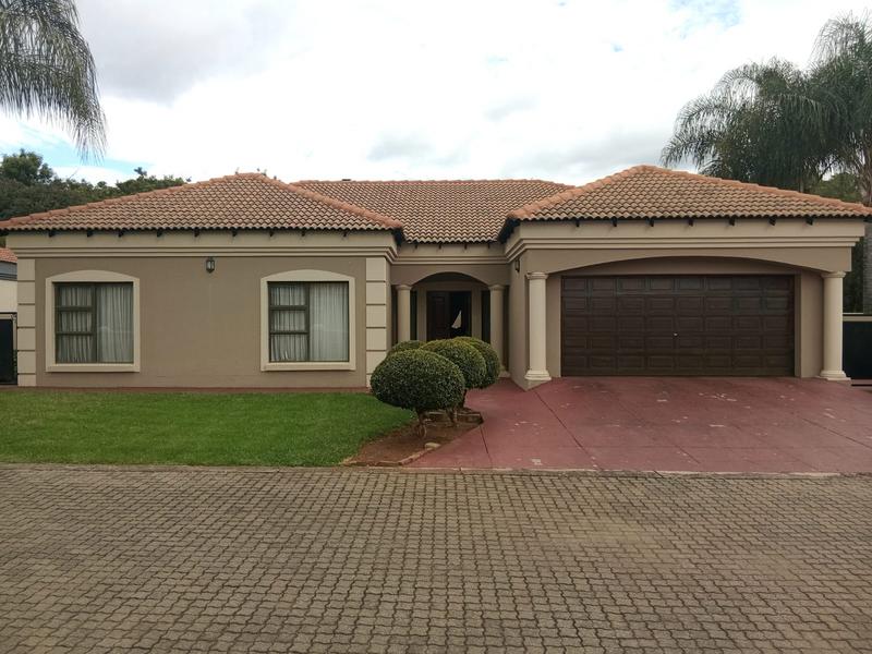 4 Bedroom Property for Sale in Wierda Park Gauteng