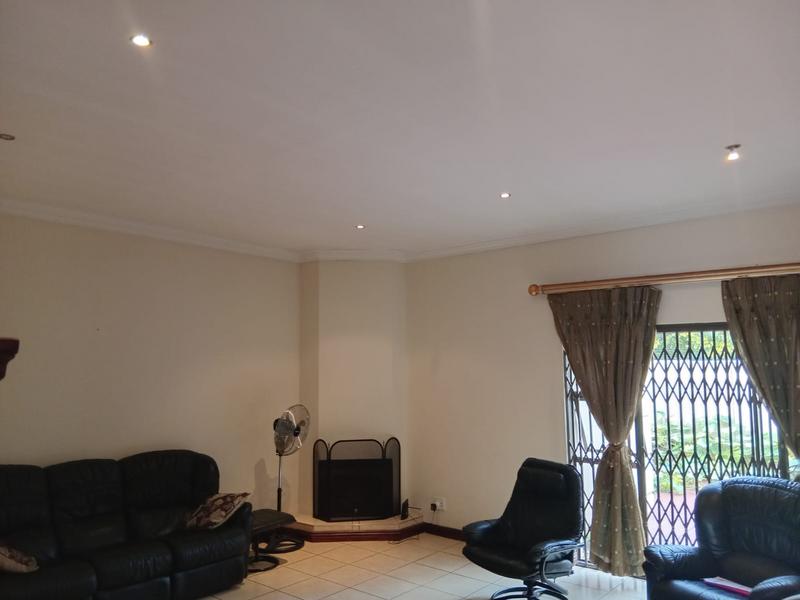 4 Bedroom Property for Sale in Wierda Park Gauteng