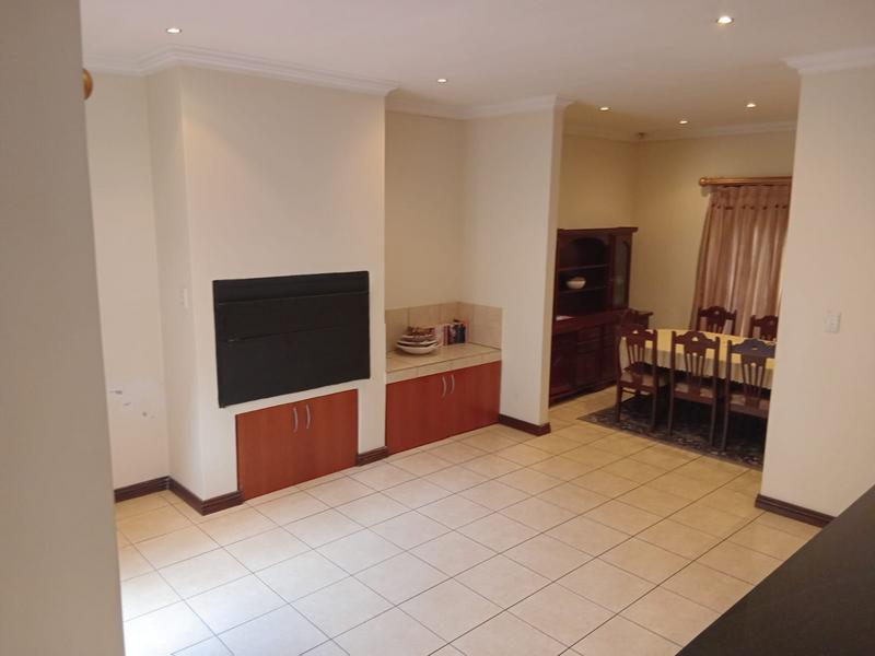 4 Bedroom Property for Sale in Wierda Park Gauteng