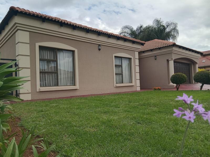 4 Bedroom Property for Sale in Wierda Park Gauteng