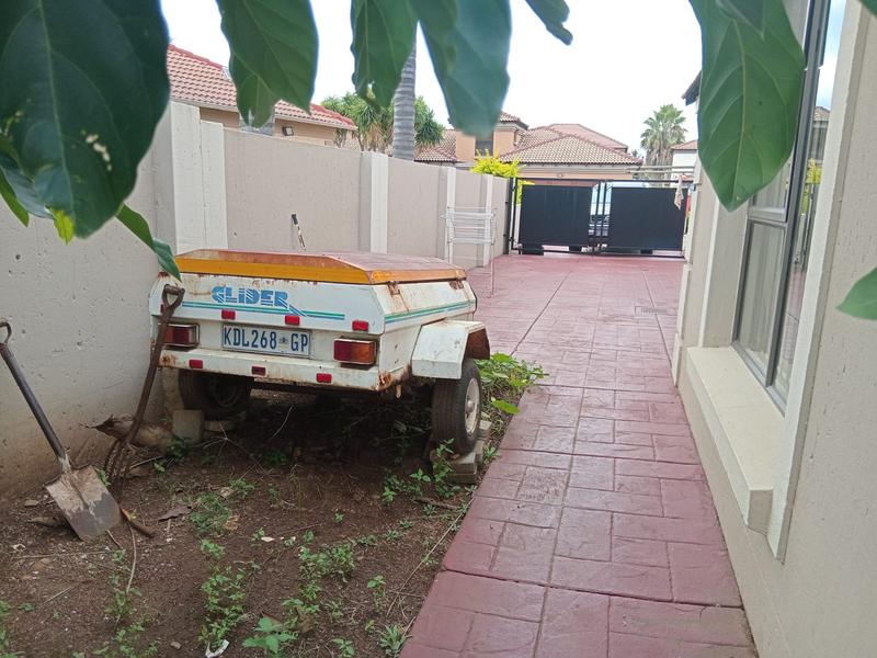 4 Bedroom Property for Sale in Wierda Park Gauteng