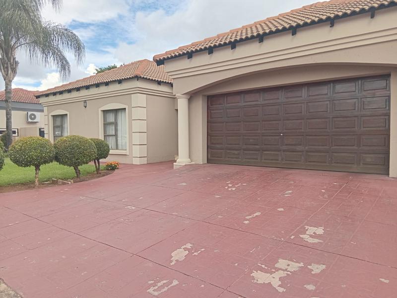 4 Bedroom Property for Sale in Wierda Park Gauteng
