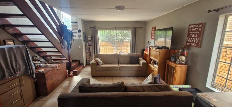 2 Bedroom Property for Sale in Heuwelsig Estate Gauteng