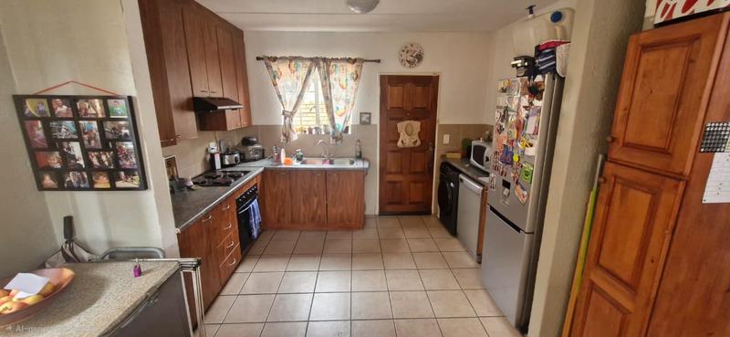 2 Bedroom Property for Sale in Heuwelsig Estate Gauteng