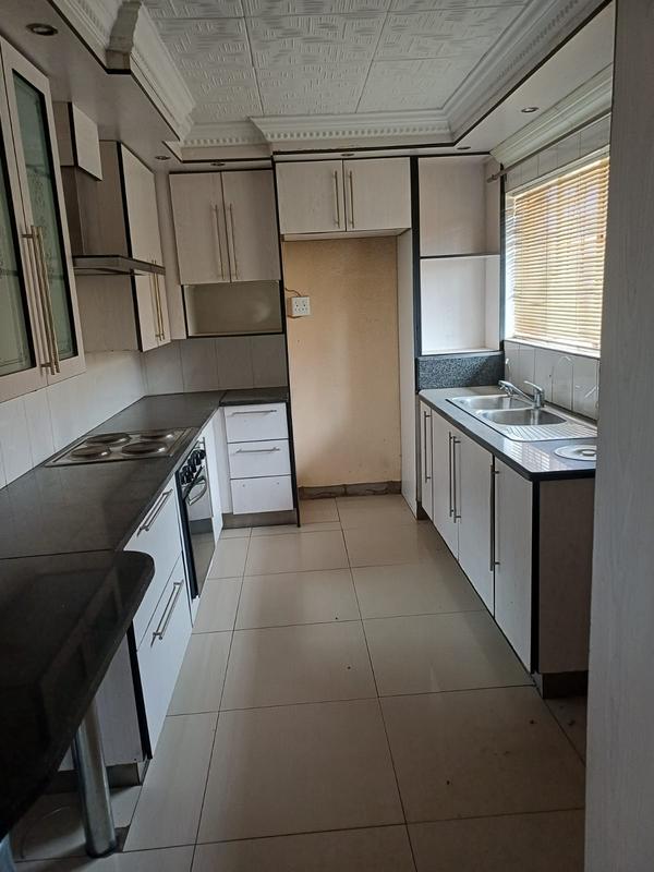 To Let 3 Bedroom Property for Rent in Krugersrus Gauteng
