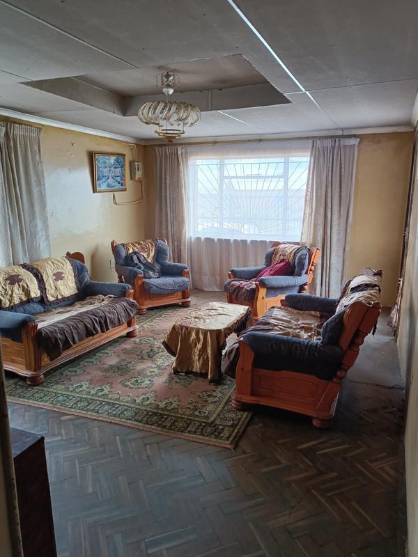 5 Bedroom Property for Sale in Duduza Gauteng