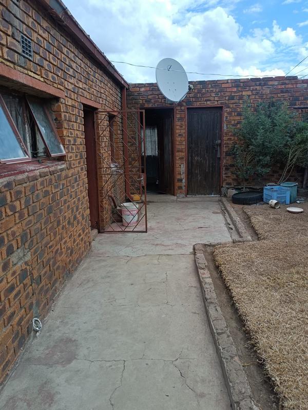 5 Bedroom Property for Sale in Duduza Gauteng