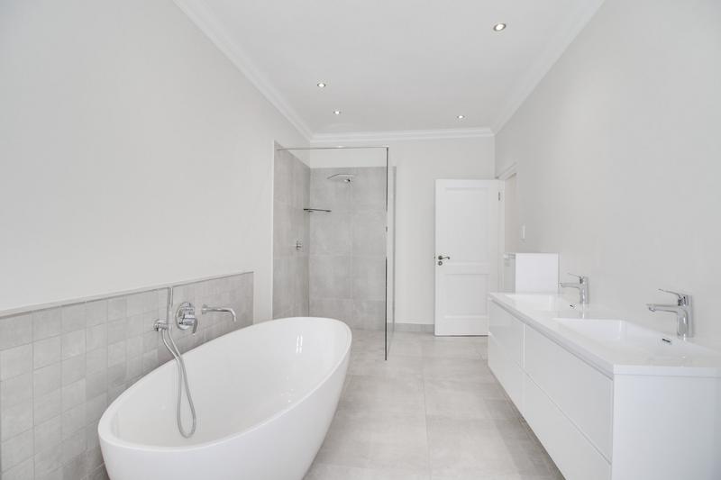 To Let 5 Bedroom Property for Rent in Dainfern Golf Estate Gauteng