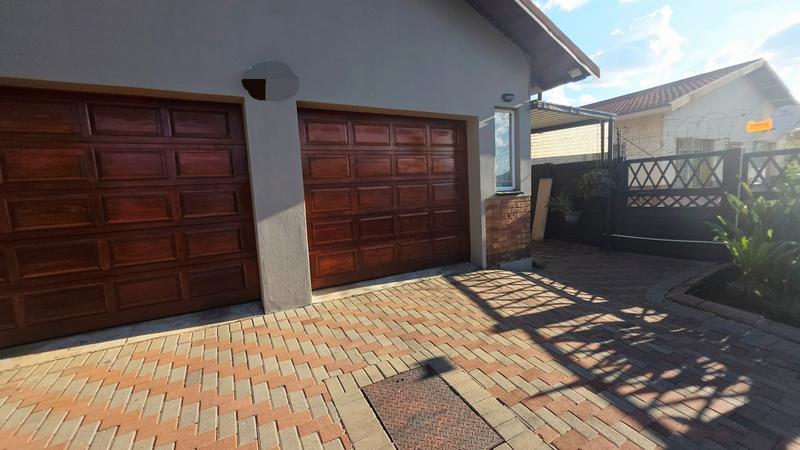 3 Bedroom Property for Sale in Pretoria Gardens Gauteng