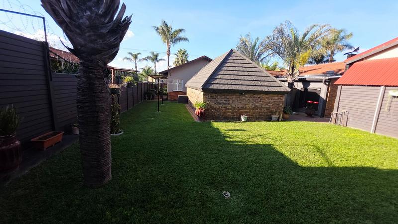 3 Bedroom Property for Sale in Pretoria Gardens Gauteng