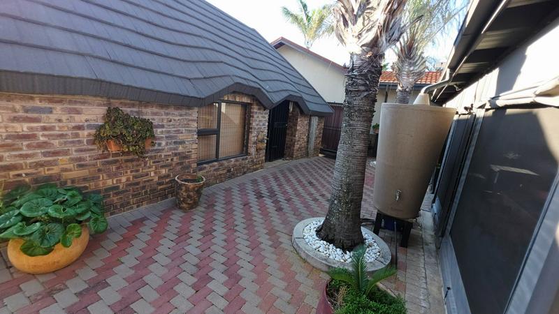 3 Bedroom Property for Sale in Pretoria Gardens Gauteng