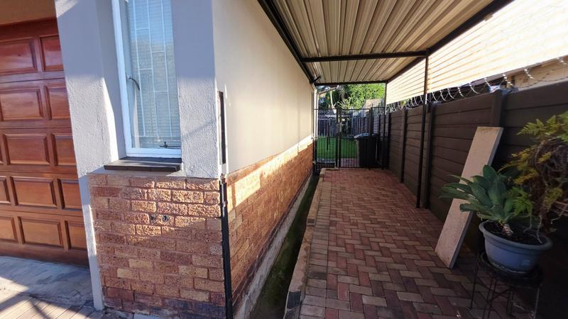 3 Bedroom Property for Sale in Pretoria Gardens Gauteng