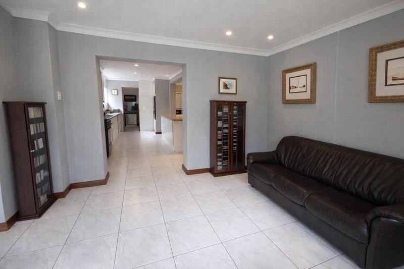 To Let 3 Bedroom Property for Rent in Waterkloof Ridge Gauteng