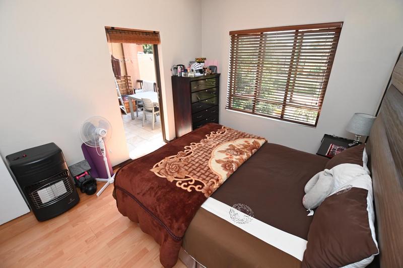 2 Bedroom Property for Sale in Lonehill Gauteng