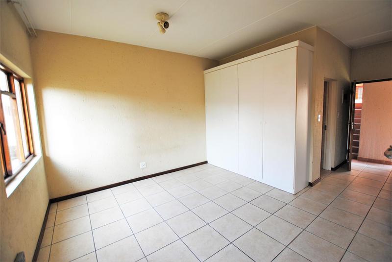 1 Bedroom Property for Sale in Paulshof Gauteng