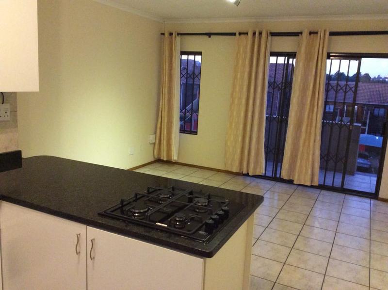 2 Bedroom Property for Sale in Mondeor Gauteng