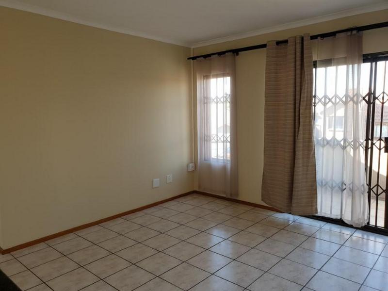 2 Bedroom Property for Sale in Mondeor Gauteng
