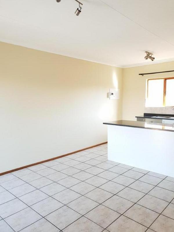 2 Bedroom Property for Sale in Mondeor Gauteng