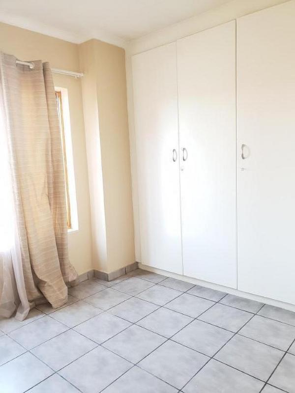 2 Bedroom Property for Sale in Mondeor Gauteng