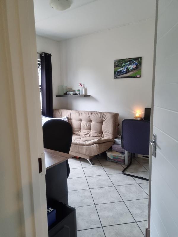 2 Bedroom Property for Sale in Helderkruin Gauteng