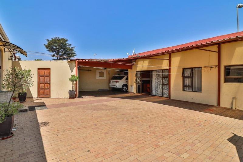 3 Bedroom Property for Sale in Roodepoort Gauteng
