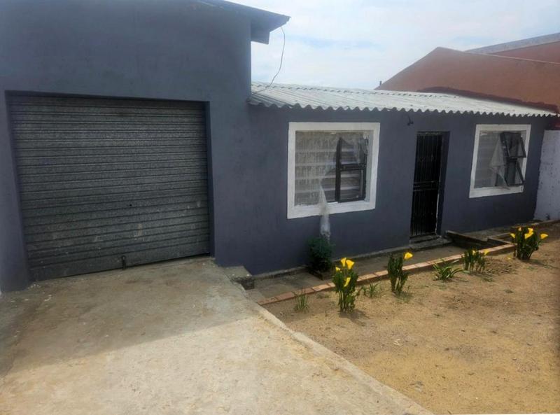 To Let 2 Bedroom Property for Rent in Mofolo Gauteng