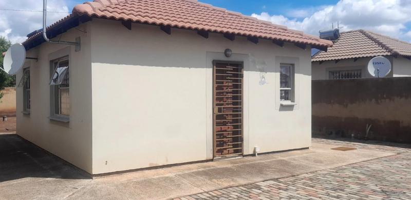 2 Bedroom Property for Sale in Lufhereng Gauteng