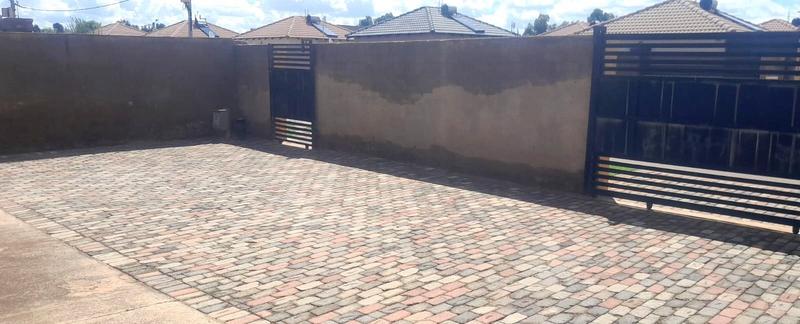 2 Bedroom Property for Sale in Lufhereng Gauteng